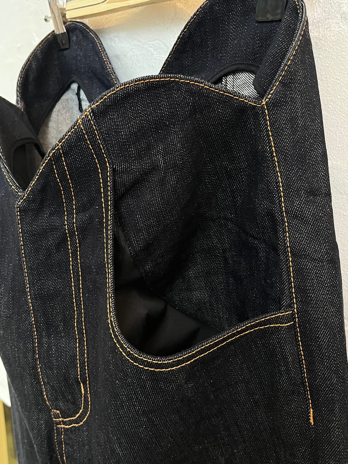 We11done SS24 언이븐 싸이 라이즈 와이드 데님 팬츠 상품이미지4