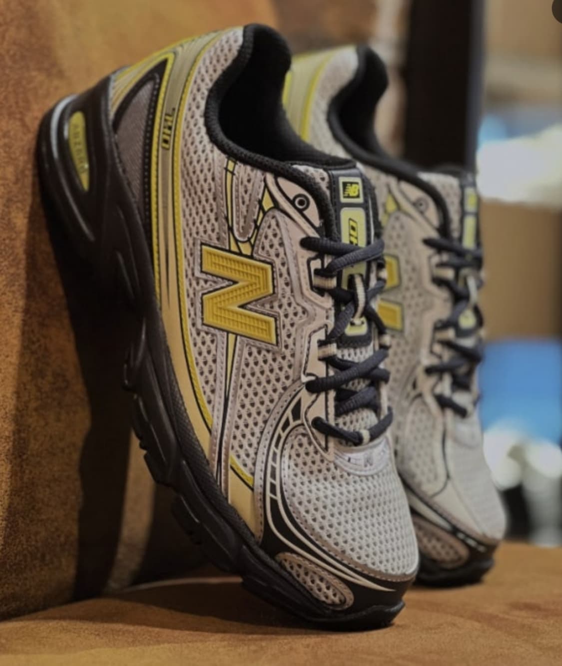 뉴발란스 740 팬텀 300 상품이미지1