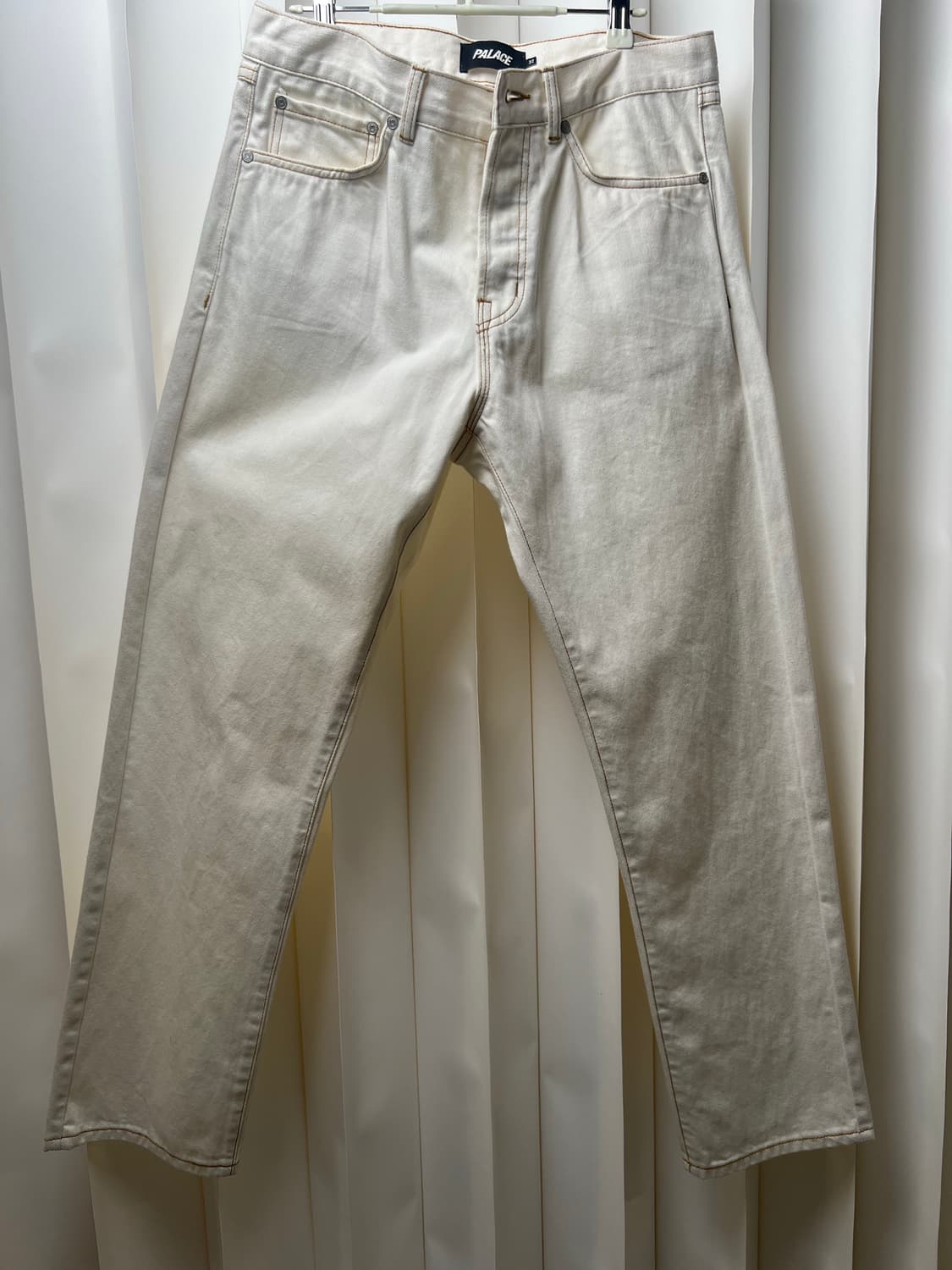 Palace 팔라스 화이트 데님. 새상품 상품이미지1