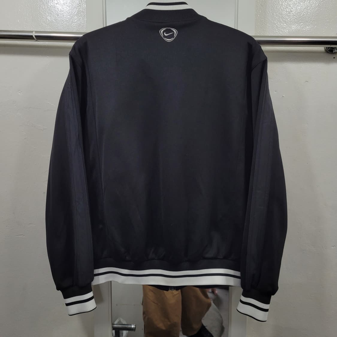 [L] 나이키 스우시 트랙져지 상품이미지4