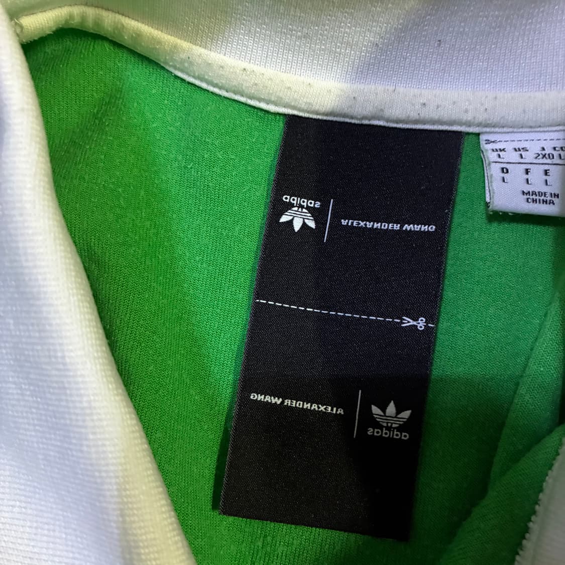 아디다스 알렉산더왕 콜라보 벨벳 카라티 L 상품이미지3