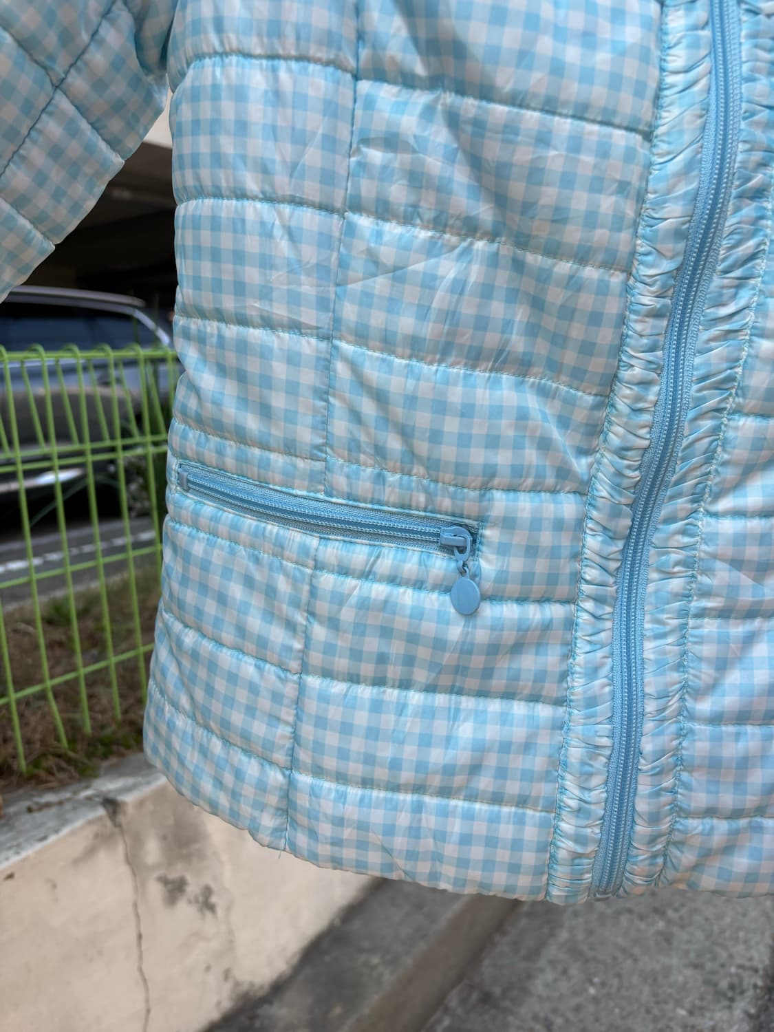 하늘색 체크 경량패딩 상품이미지3