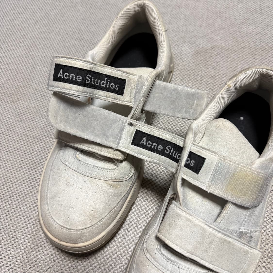 19FW 아크네 스튜디오 페리 오버다이 더티 스니커즈 상품이미지2