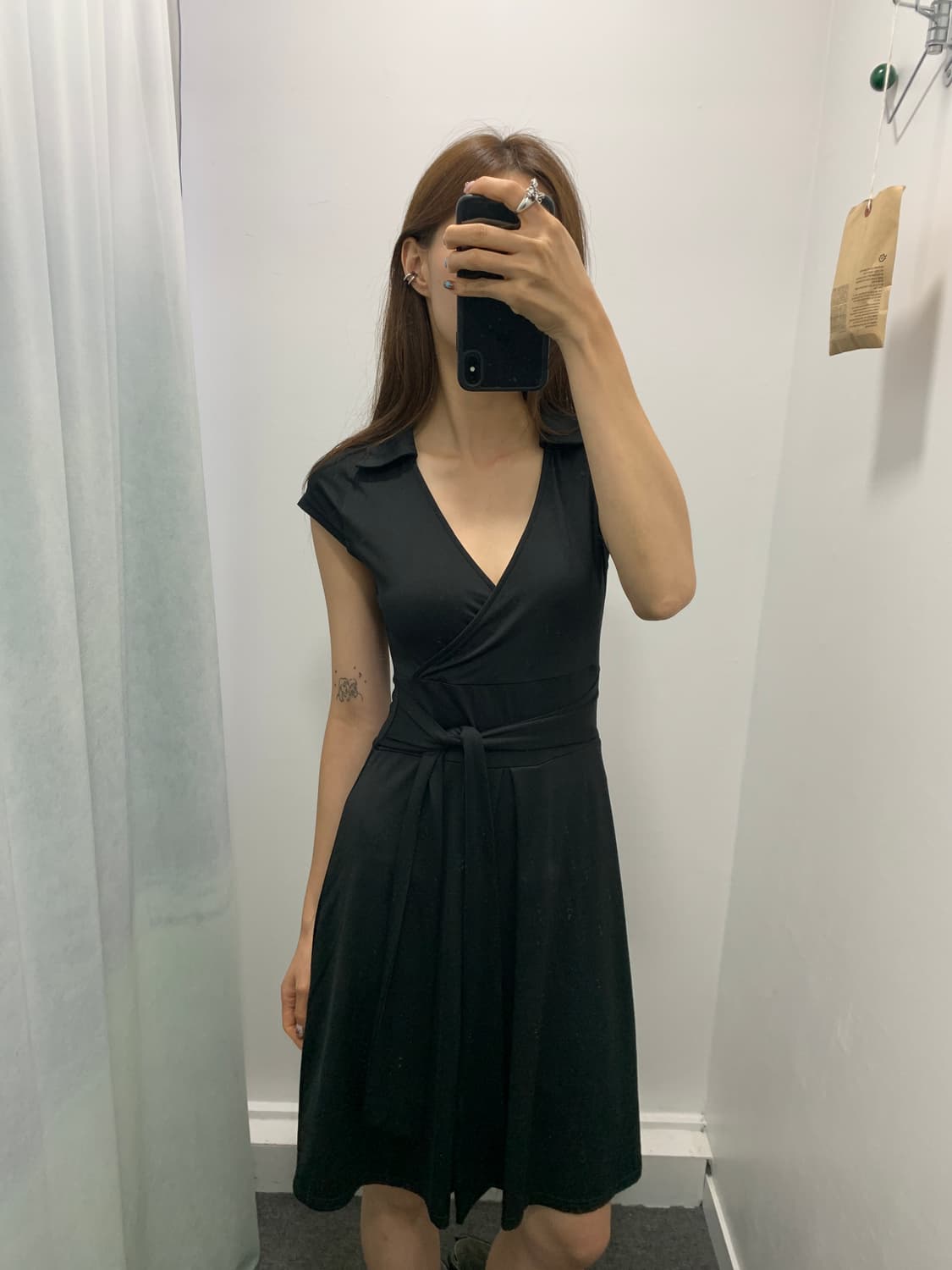 오픈카라 블랙 원피스 상품이미지2