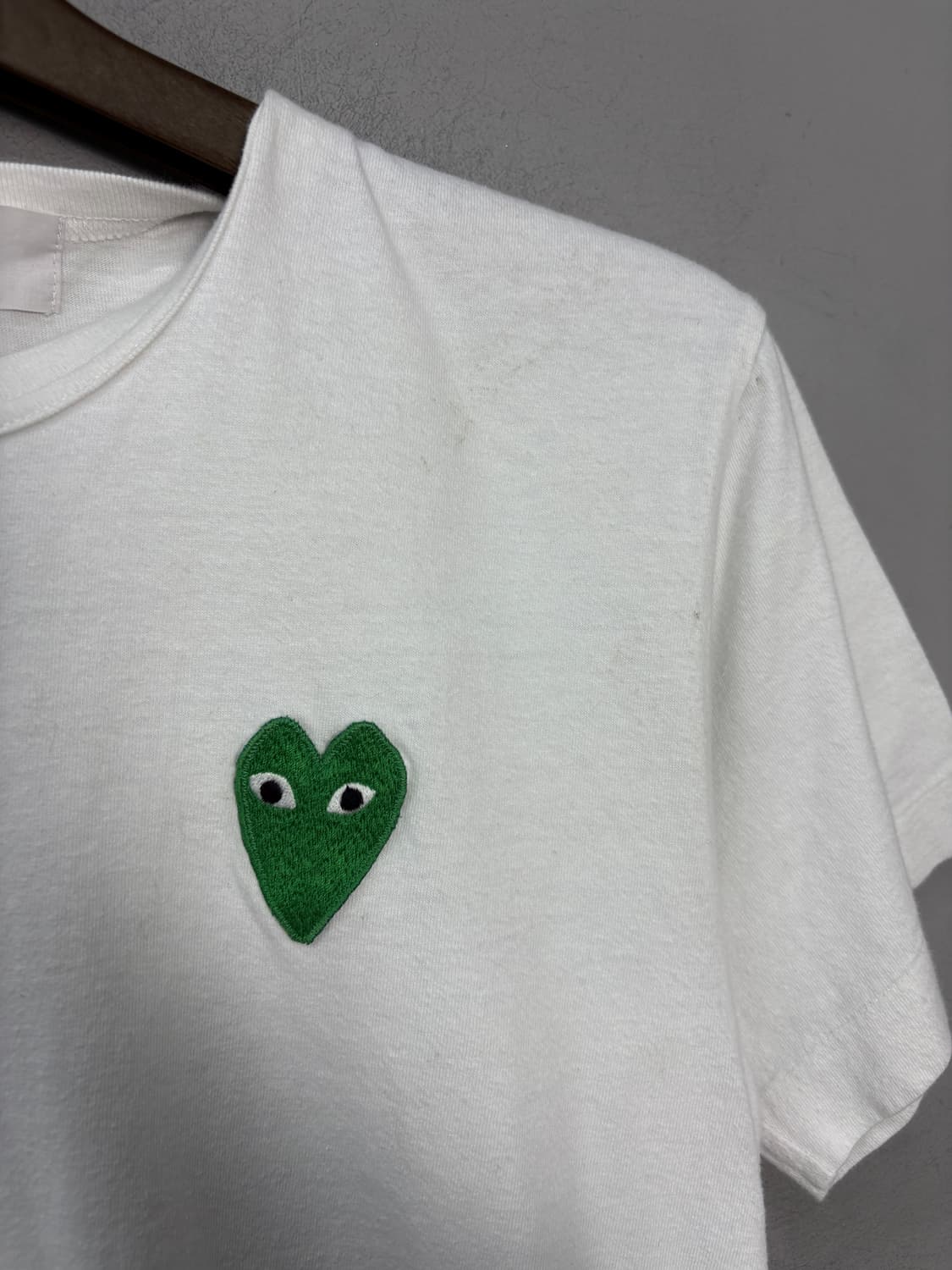 꼼데가르송 그린 하트와펜 반팔 티셔츠 A3521 상품이미지3