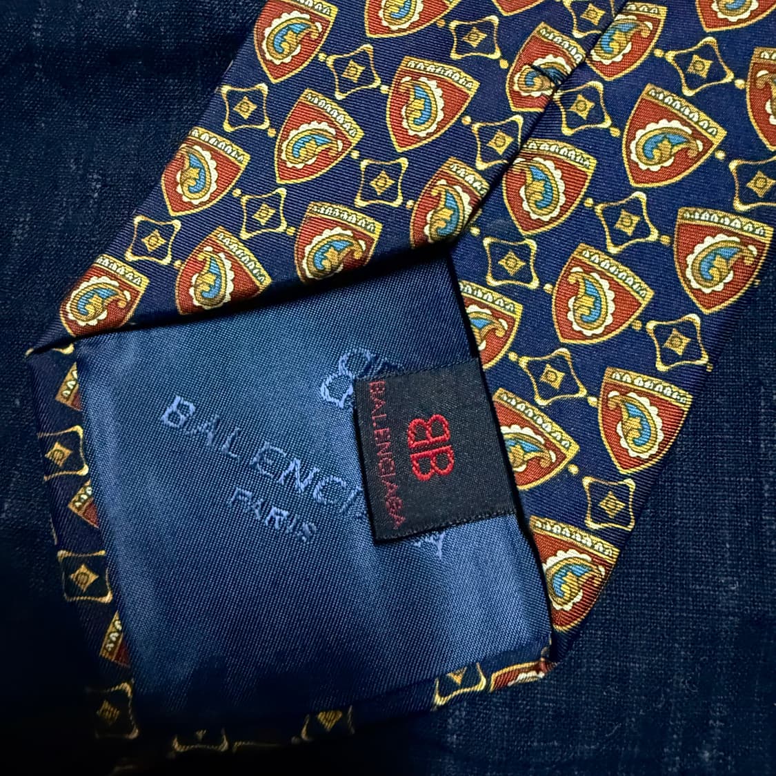 90's 발렌시아가 방패 패턴 실크 타이 상품이미지4