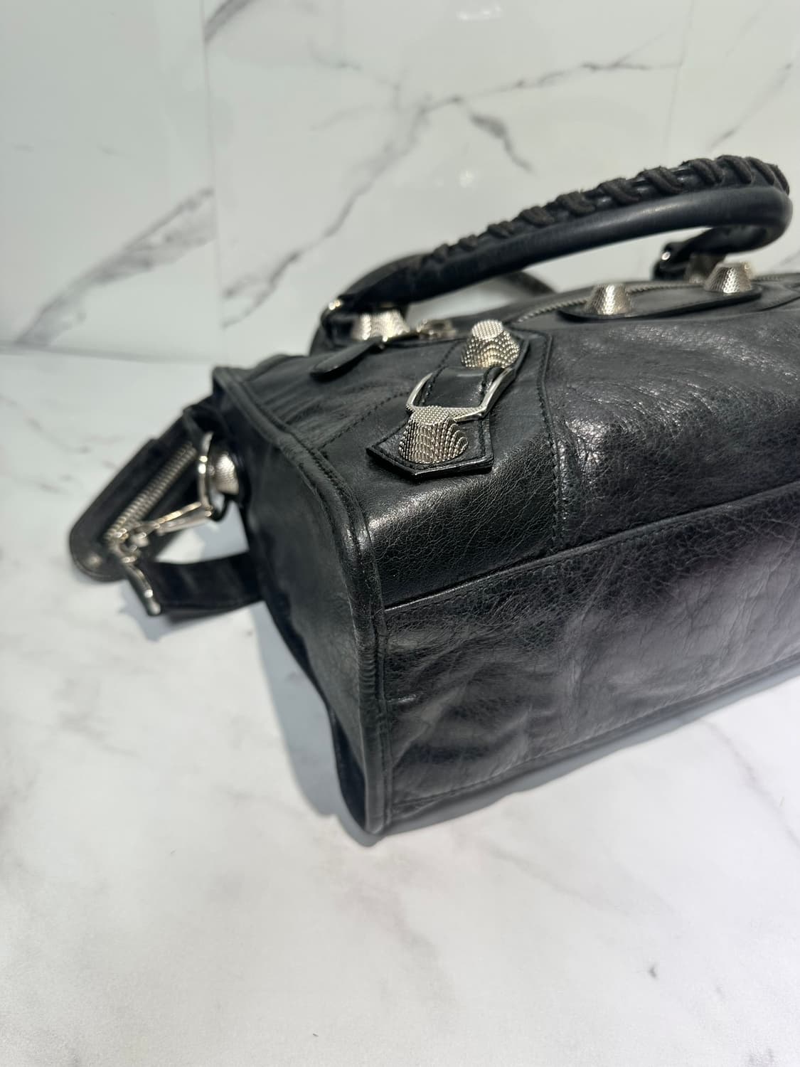 [A 정품] 발렌시아가 자이언트 시티 모터백 미디움 블랙 상품이미지7