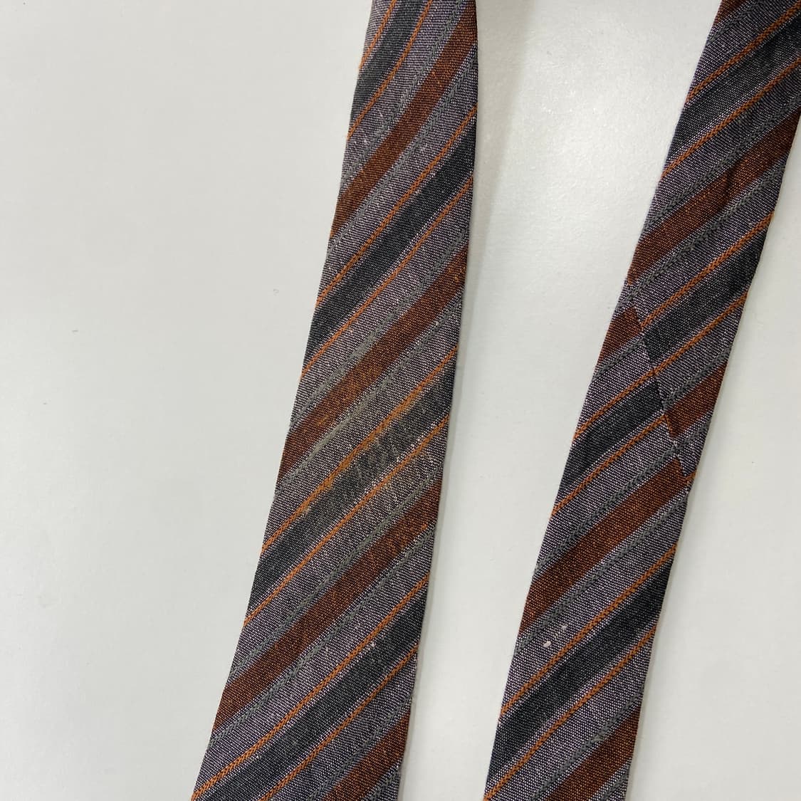 입생로랑(YSL) 심플로고 명품 정품 넥타이 8.6cm 상품이미지9