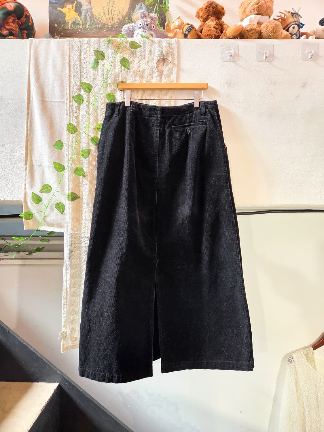 블랙 코듀로이 롱스커트 상품이미지5