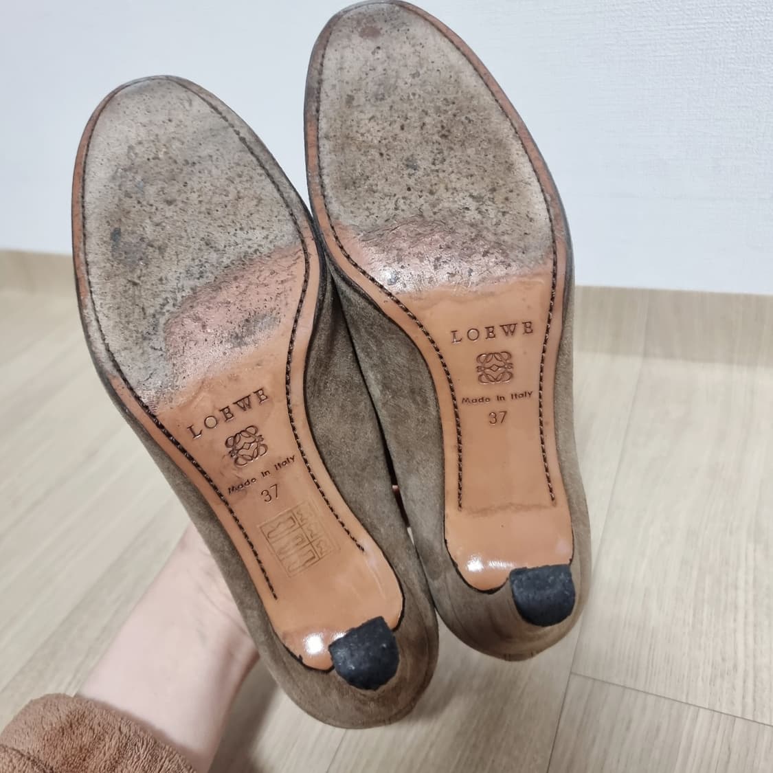 로에베 LOEWE 스웨이드 펌프스 하이힐 구두 (37/240/굽8cm) 상품이미지7