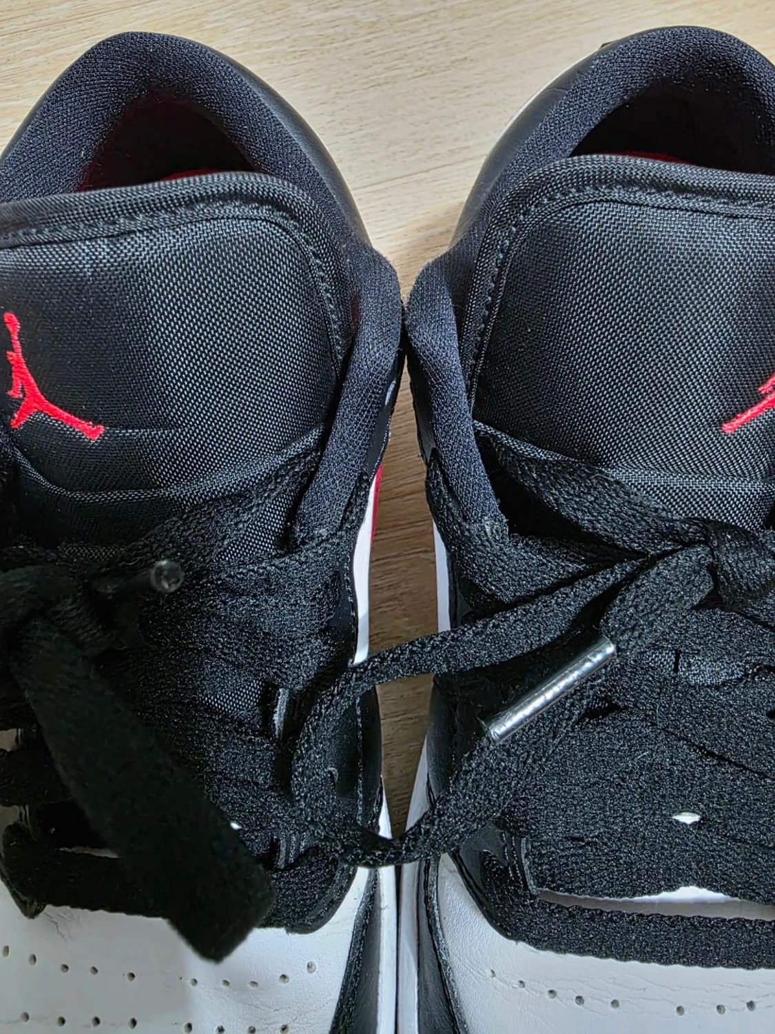 [240] 나이키 에어조던1 로우 사이렌 레드 우먼스 상품이미지3