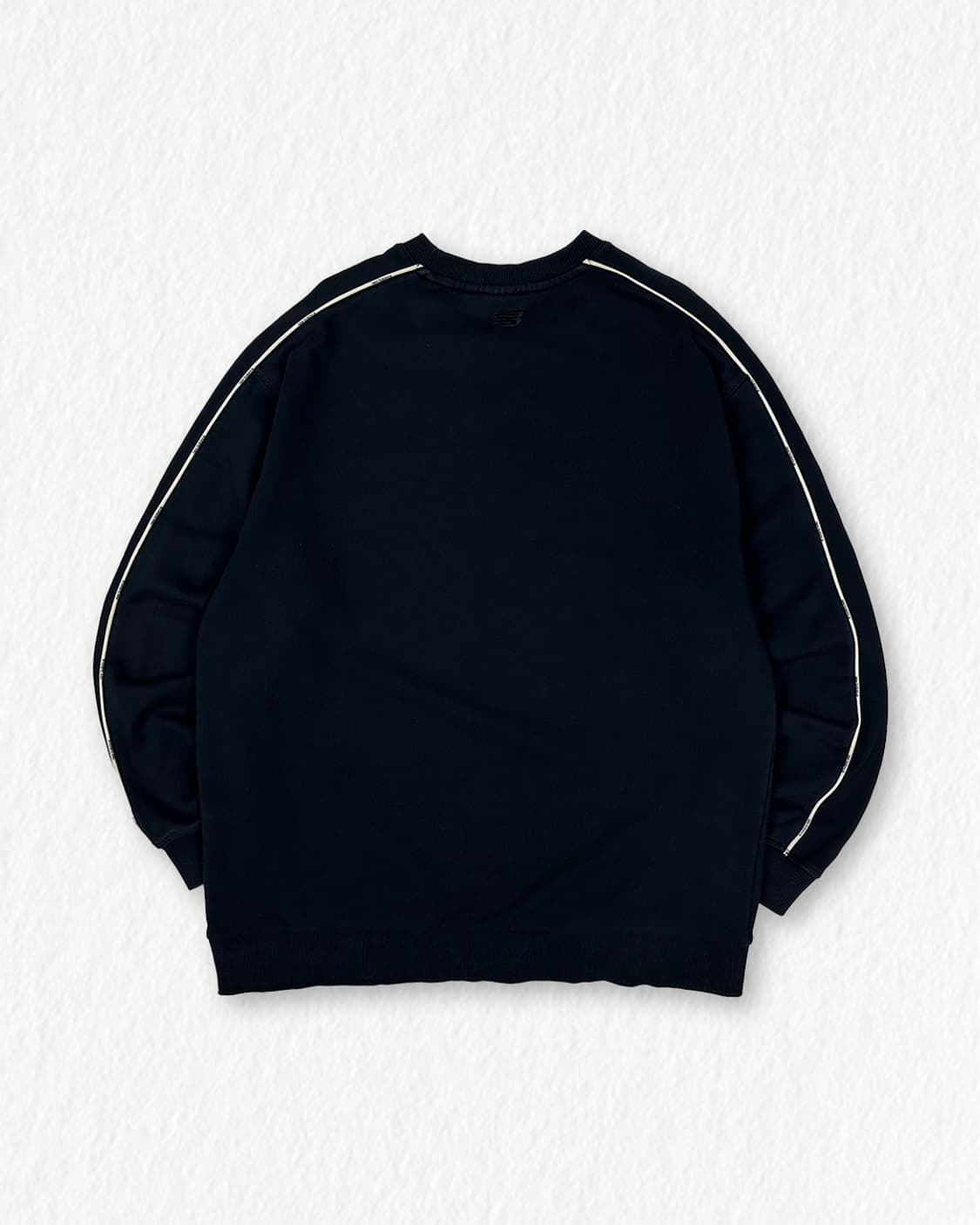 뉴발란스 헤리티지 파이핑 맨투맨 상품이미지2