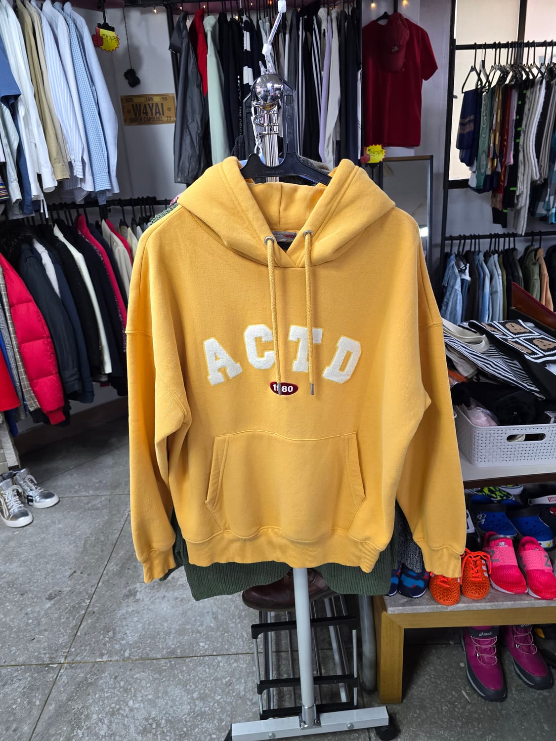 스파오 노란색 후드티 (1388) 상품이미지1