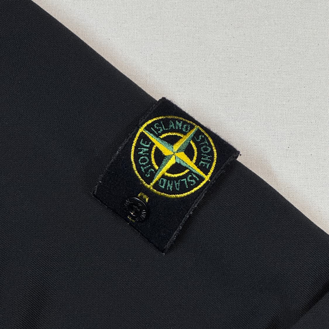 XXL) 스톤아일랜드 와펜 블랙 스웨트 후드티 상품이미지4