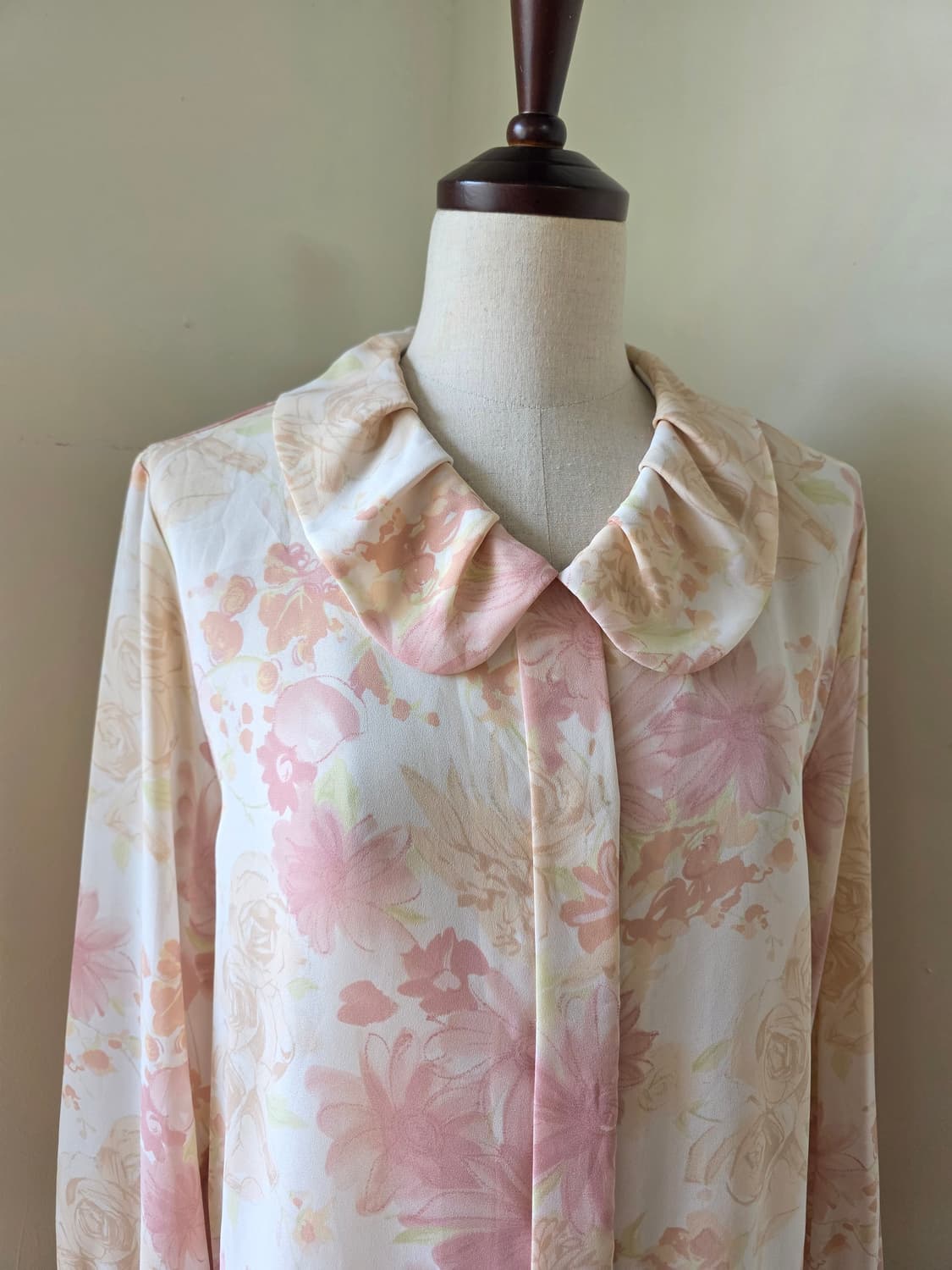 플라워 패턴 둥근 칼라 블라우스 상품이미지1