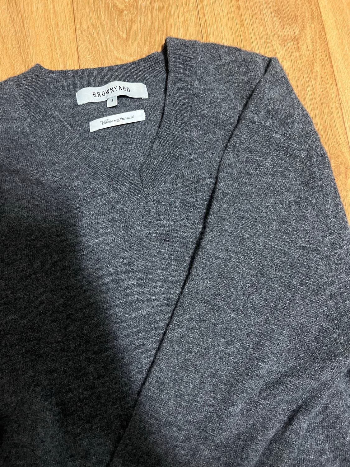 (3) 브라운야드 엑스트라 슈퍼 파인 브이넥 니트 차콜 L 상품이미지2