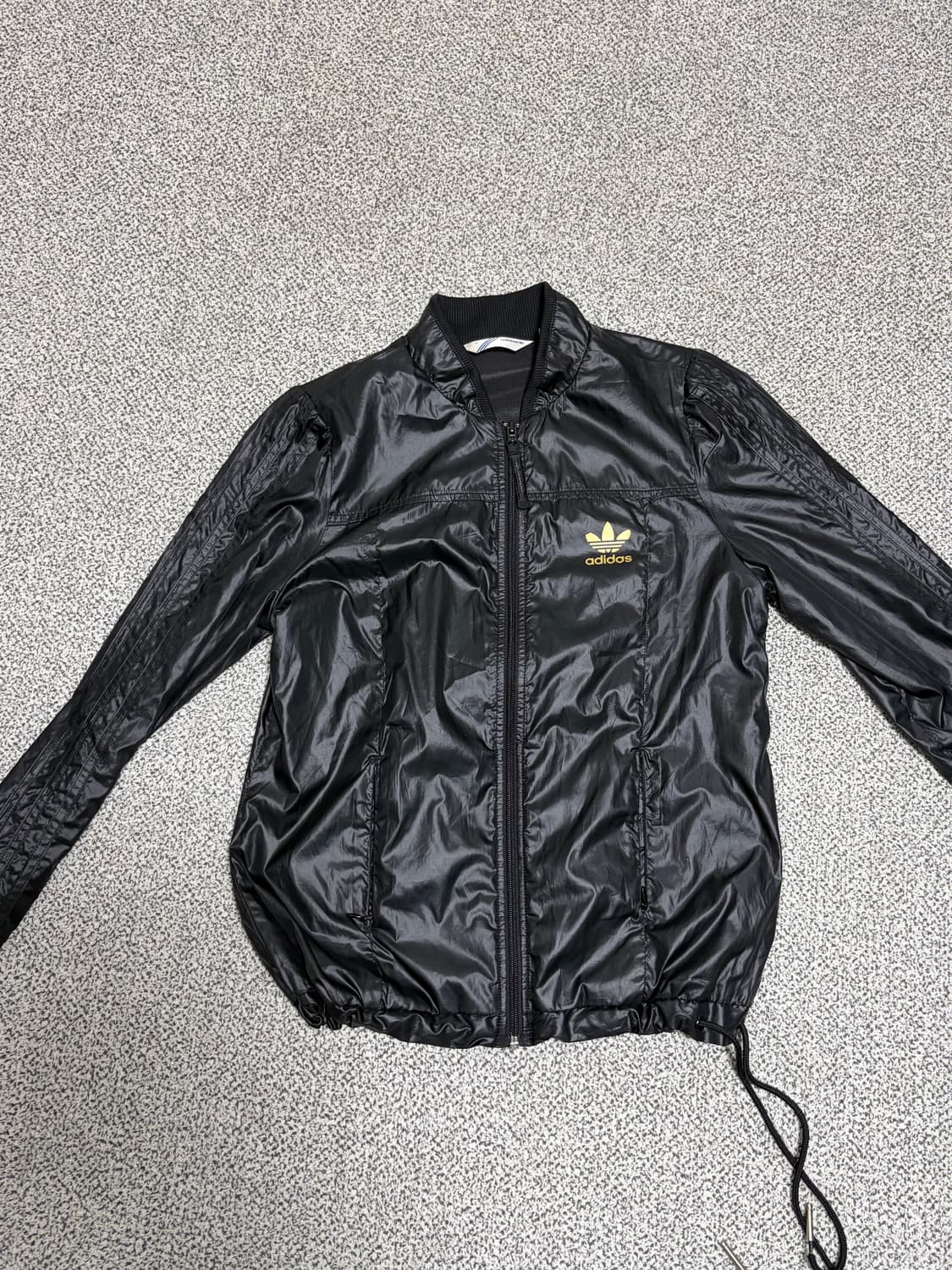 아디다스 블랙 유광 점퍼 M 상품이미지1
