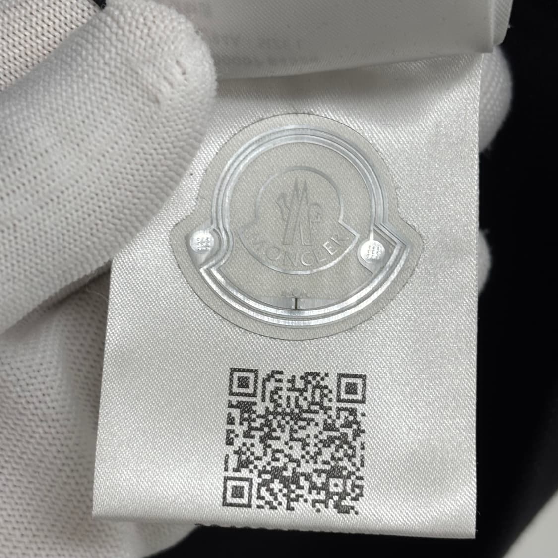 [L]몽클레어 블랙와펜 pk 카라티 상품이미지4