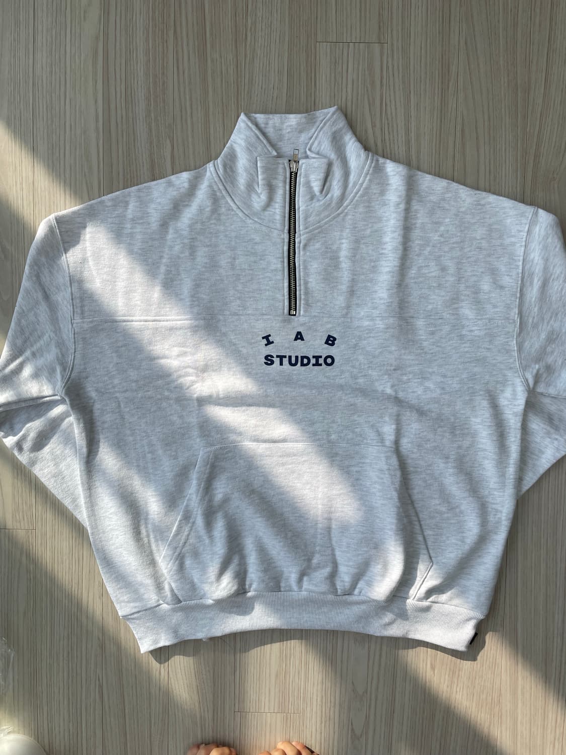 [새상품] 아이앱 스튜디오 하프 집업 그레이 상품이미지6