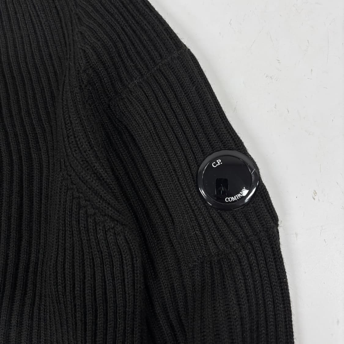 C.P company 씨피컴퍼니 메리노울 렌즈 패치 니트  상품이미지6