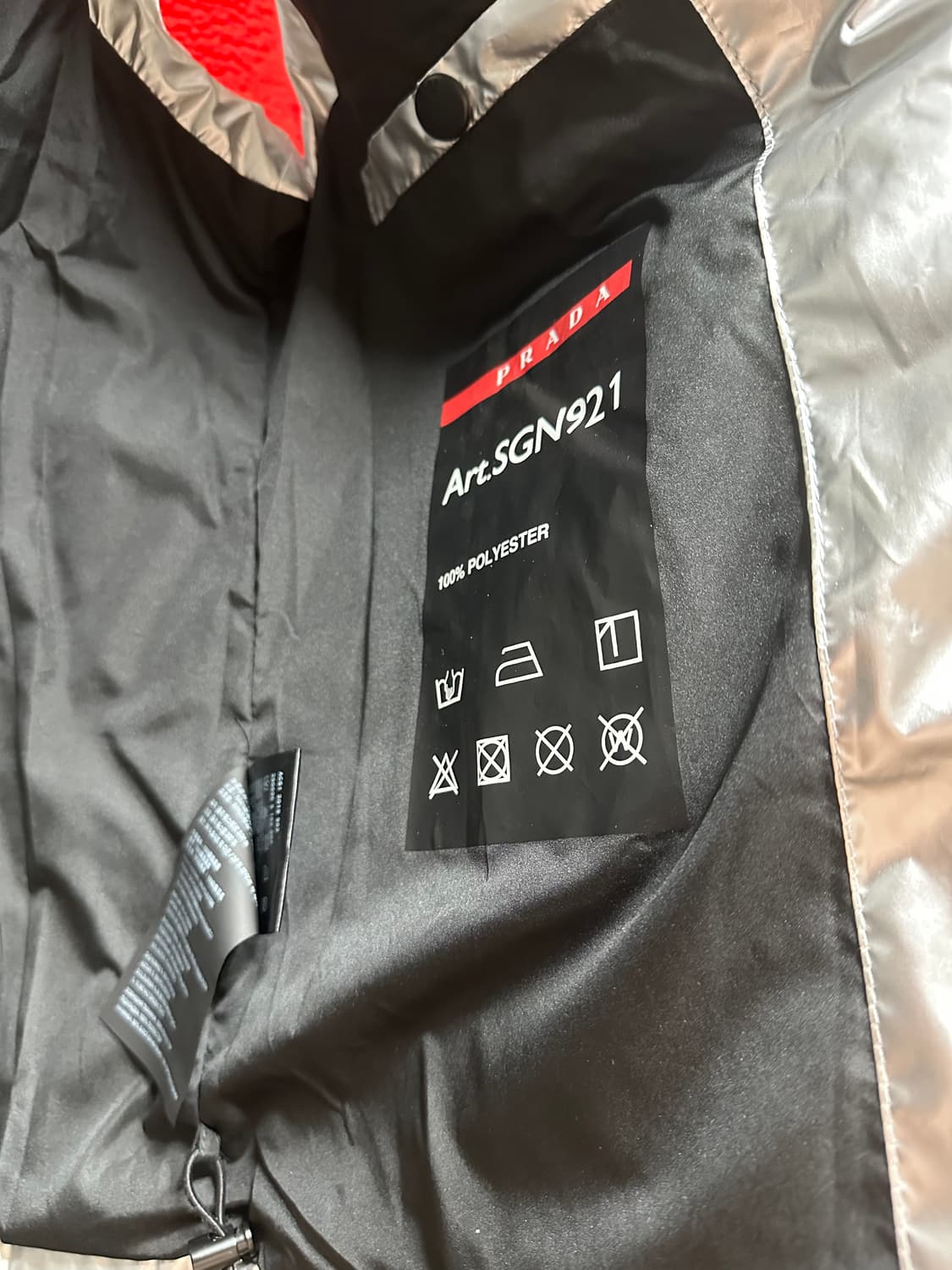 프라다 구스 패딩조끼 상품이미지3