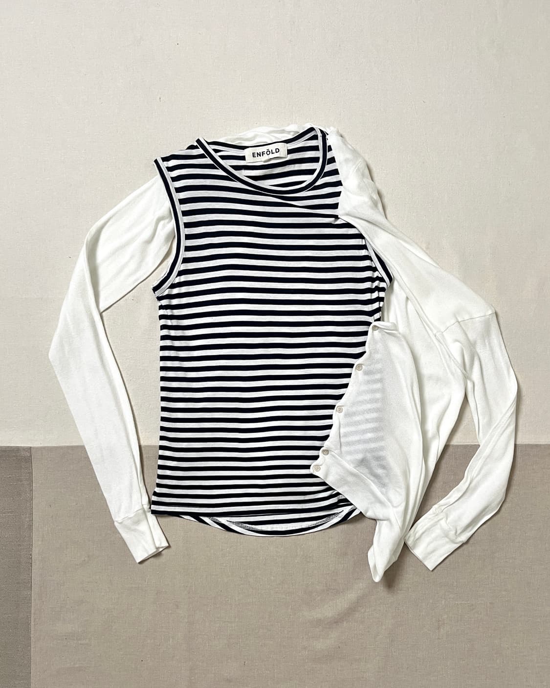 엔폴드 도킹 슬리브리스 탱크탑 enfold layered tank top 상품이미지1