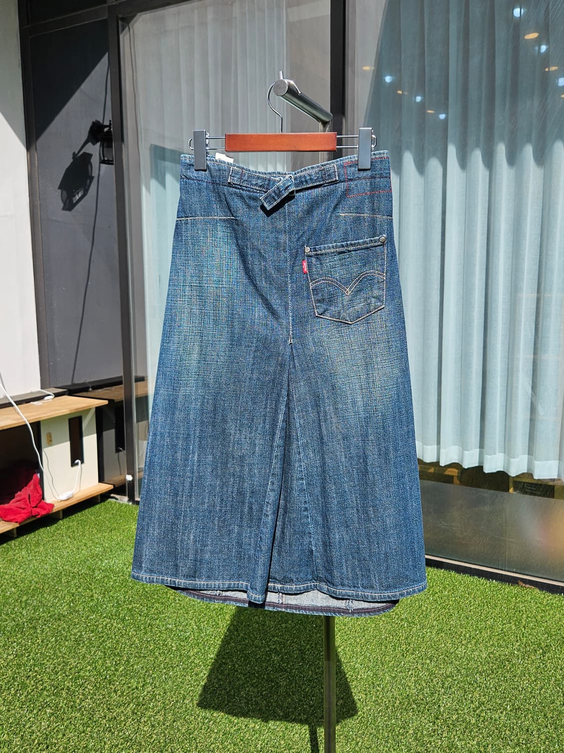 리바이스 엔지니어드 데님 스커트 상품이미지2