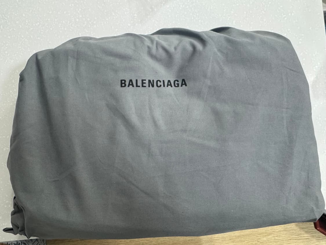 발렌시아가 르카골 메신저백 미디엄 블랙 상품이미지2