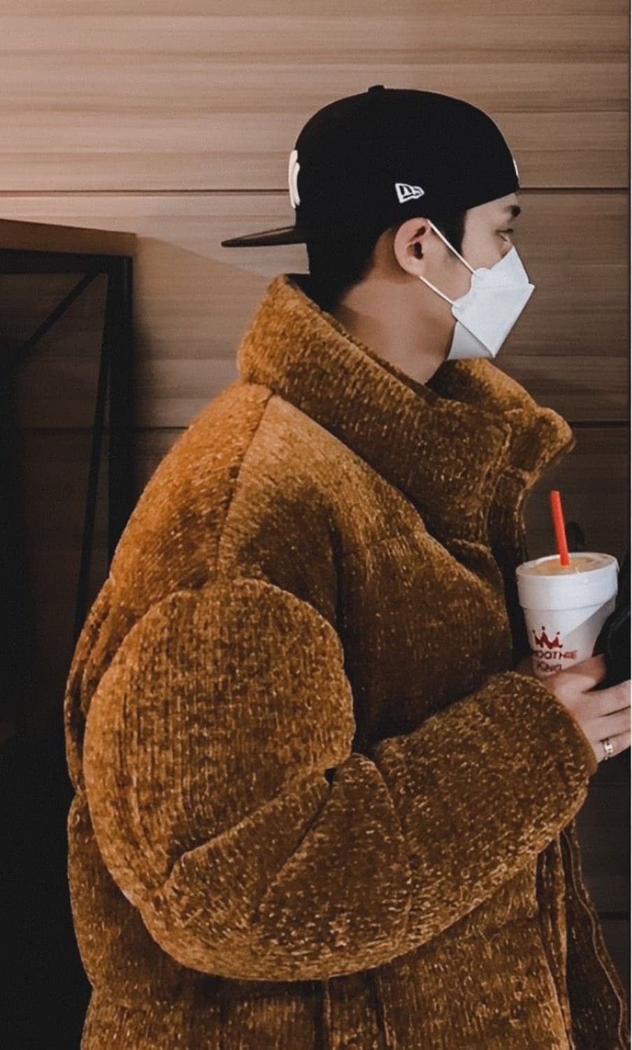 (L)로맨틱크라운 니트 벨벳 덕다운 패딩 브라운(세븐틴 착용) 상품이미지1