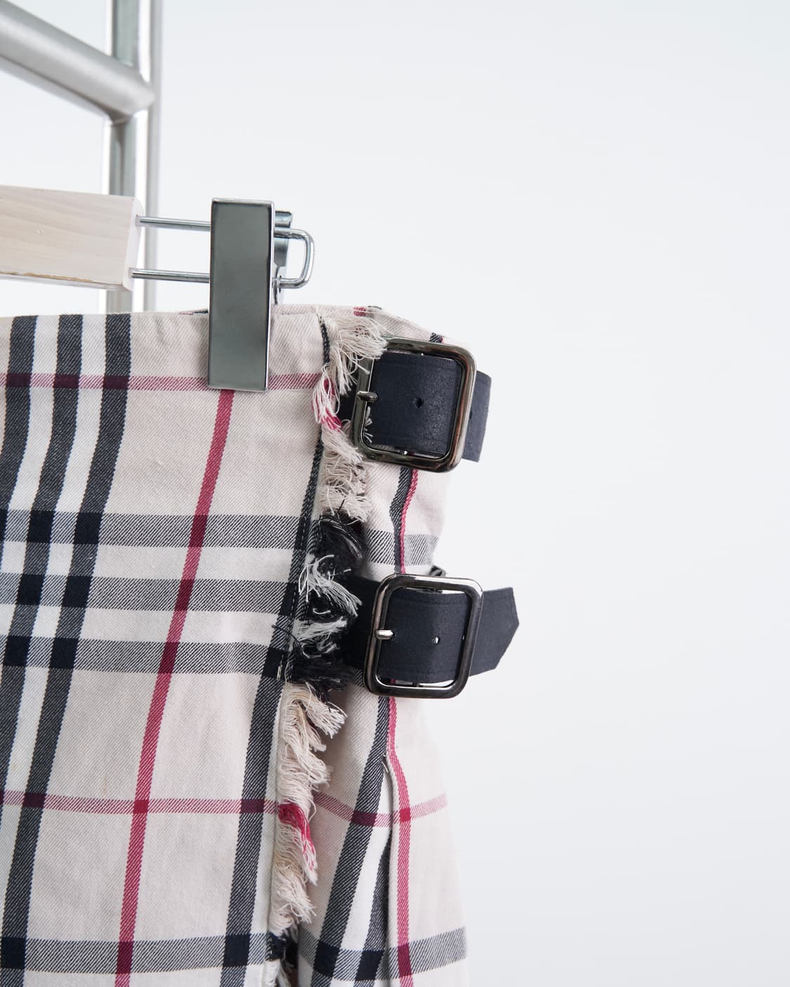 Burberry 런던라벨 체크 모직 버클 숏 랩스커트 상품이미지3