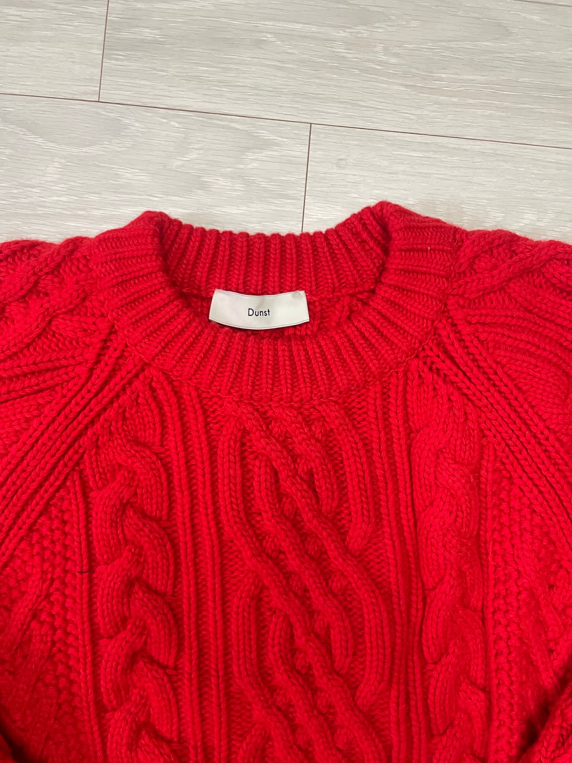 던스트 UNISEX CLASSIC FISHERMAN SWEATER RED 상품이미지2