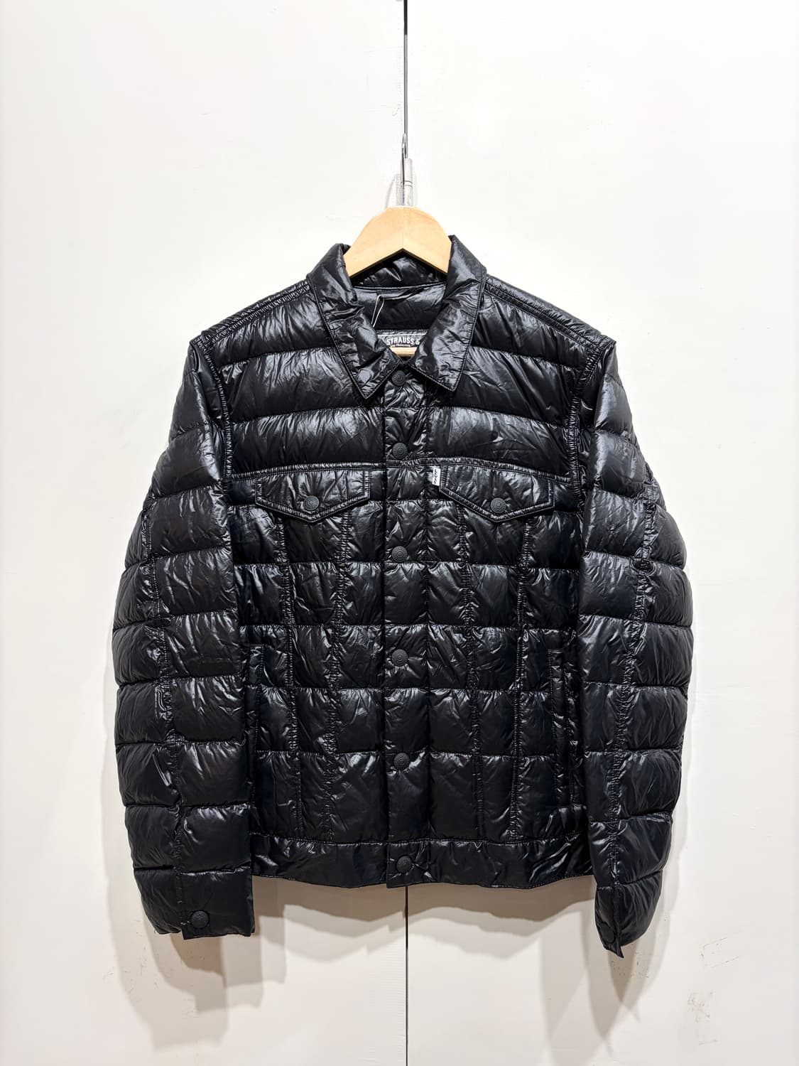 리바이스 글로시 구스 경량 패딩 상품이미지1