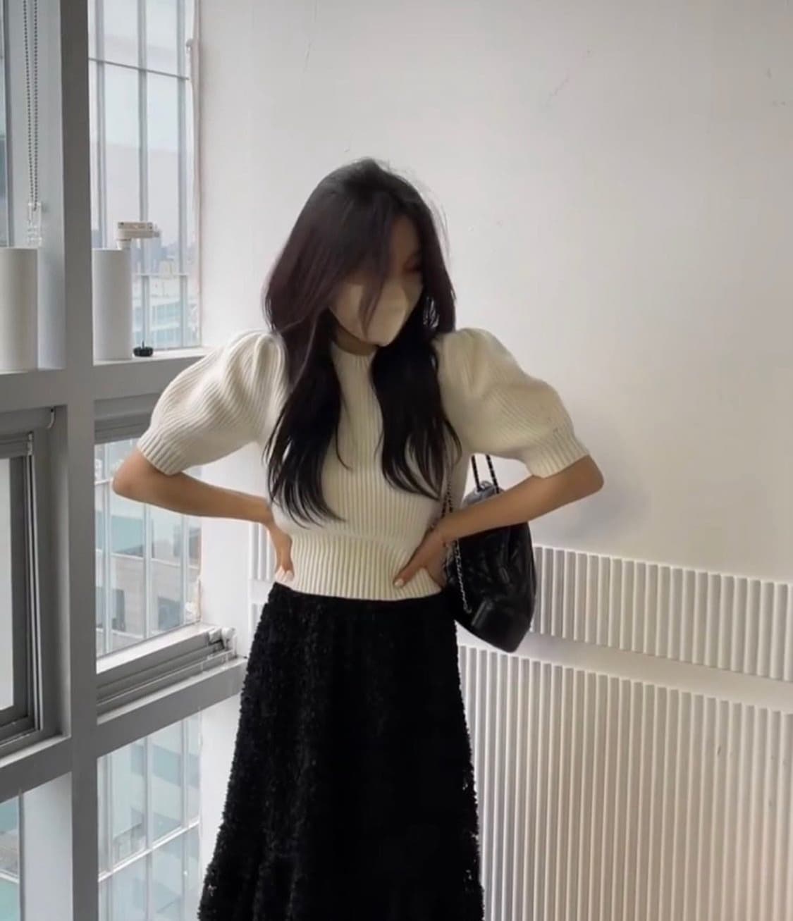 BPLAN 반팔 퍼프 패드 크롭 니트 - 블랙 상품이미지1