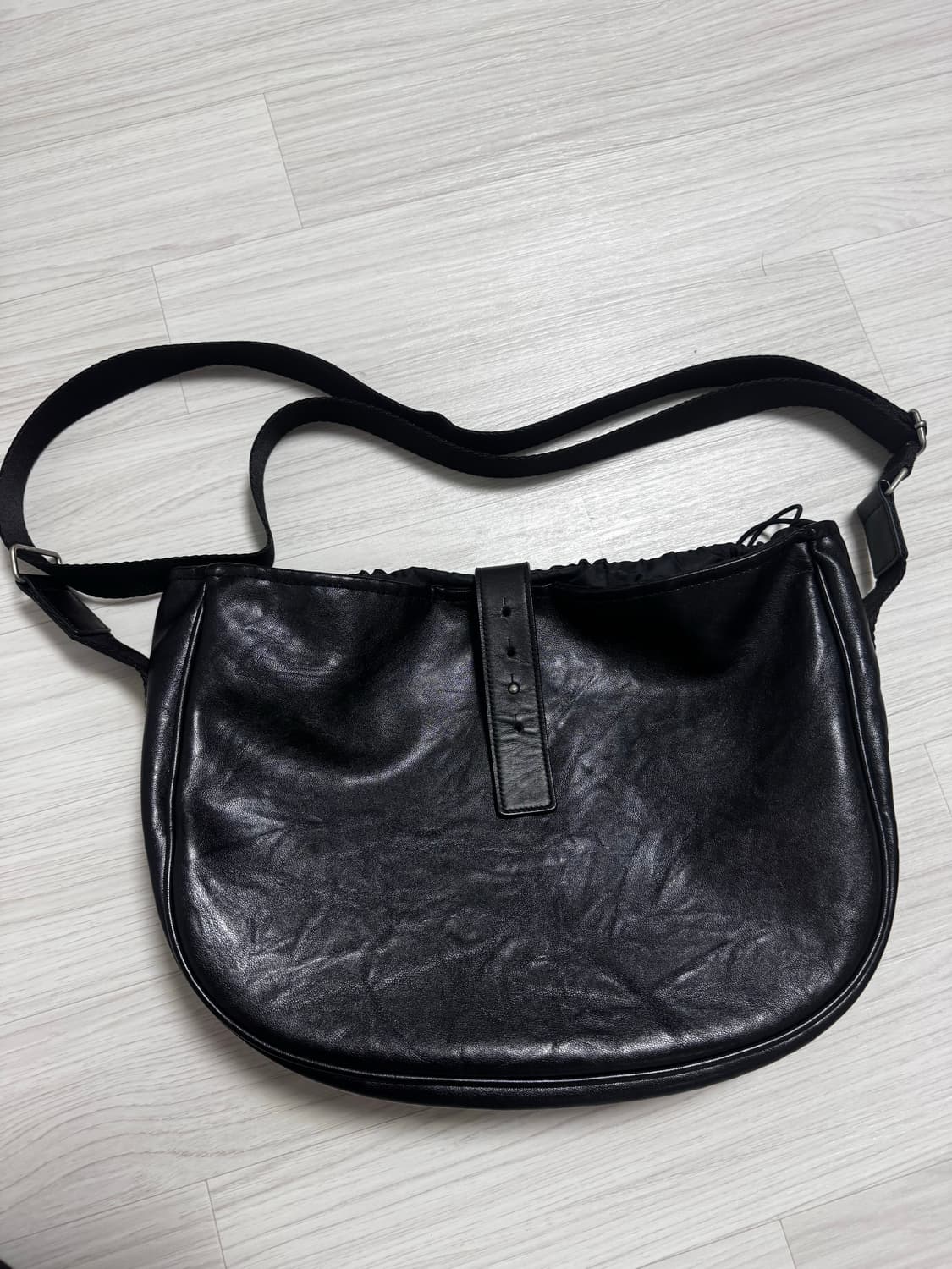 해칭룸 웨이비백 레더 미들 상품이미지1