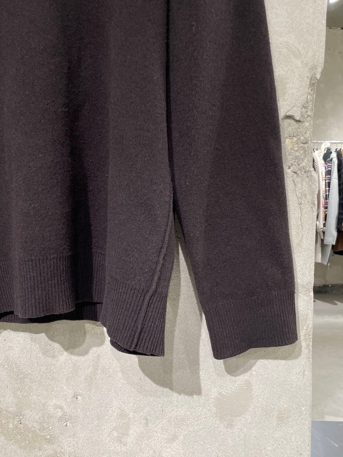 타임 옴므 다크 브라운 U넥 스웨터 상품이미지5