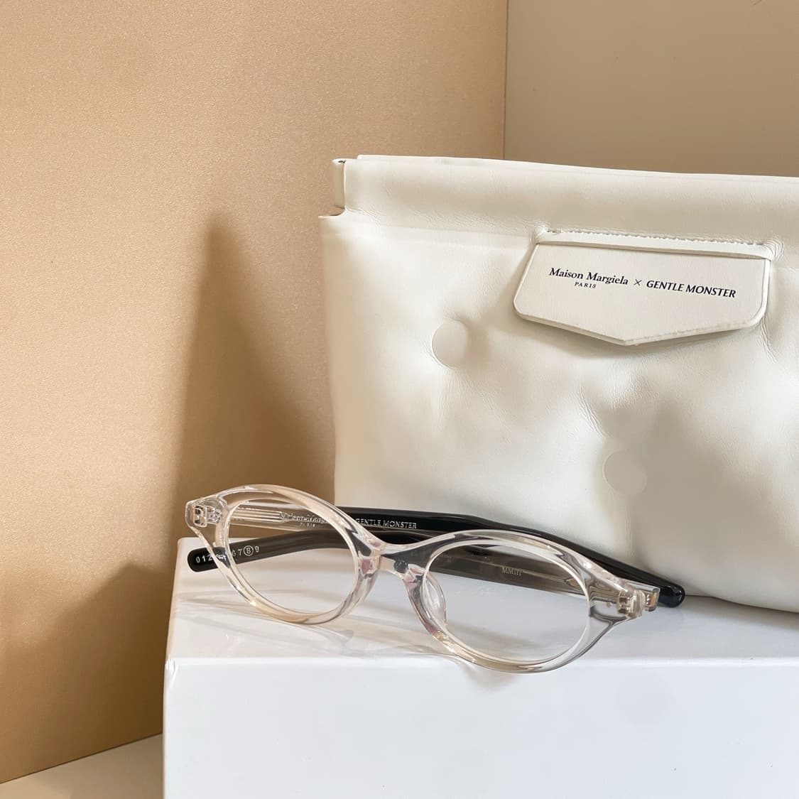 젠틀 몬스터 x 메종 마르지엘라 MM111 반투명 클리어
 상품이미지1