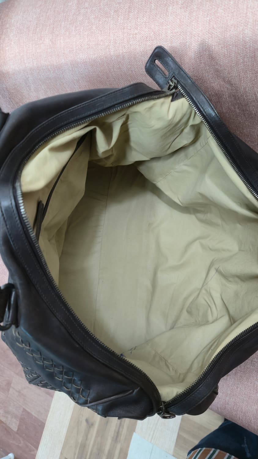 보테가 베네타 인트레치아토 가죽 보스턴 백 45cm 다크 브라운 상품이미지5