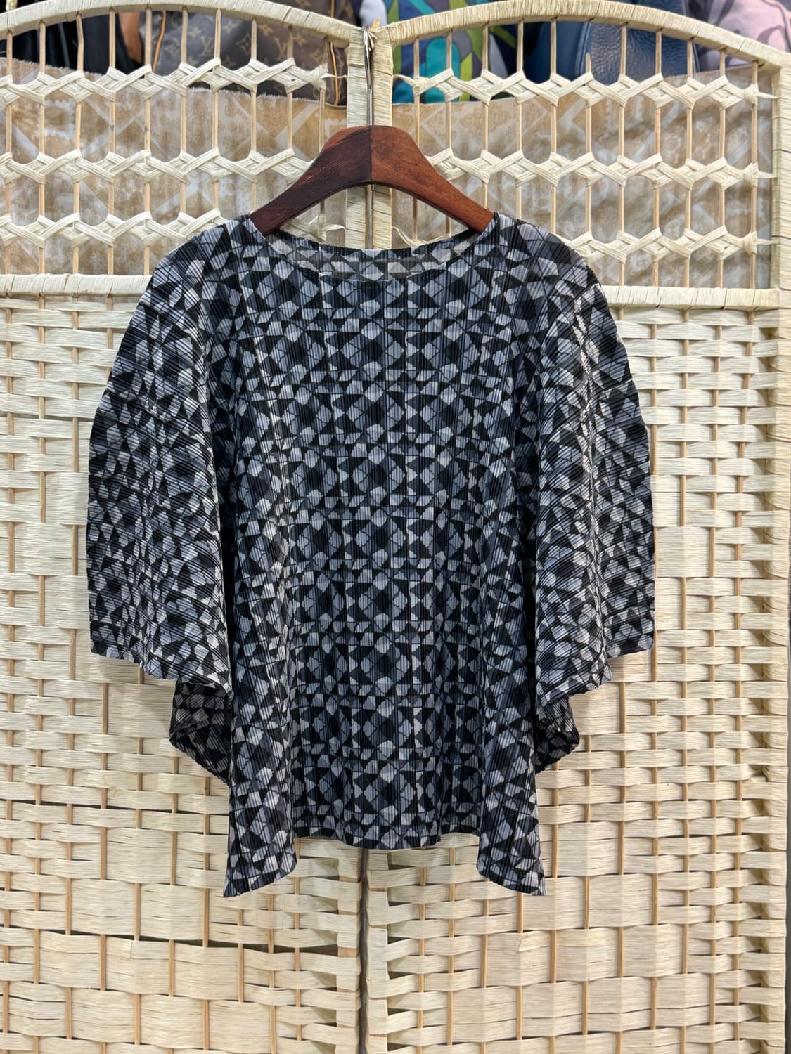 3/66 정품 플리츠플리즈 팝니다 상품이미지1