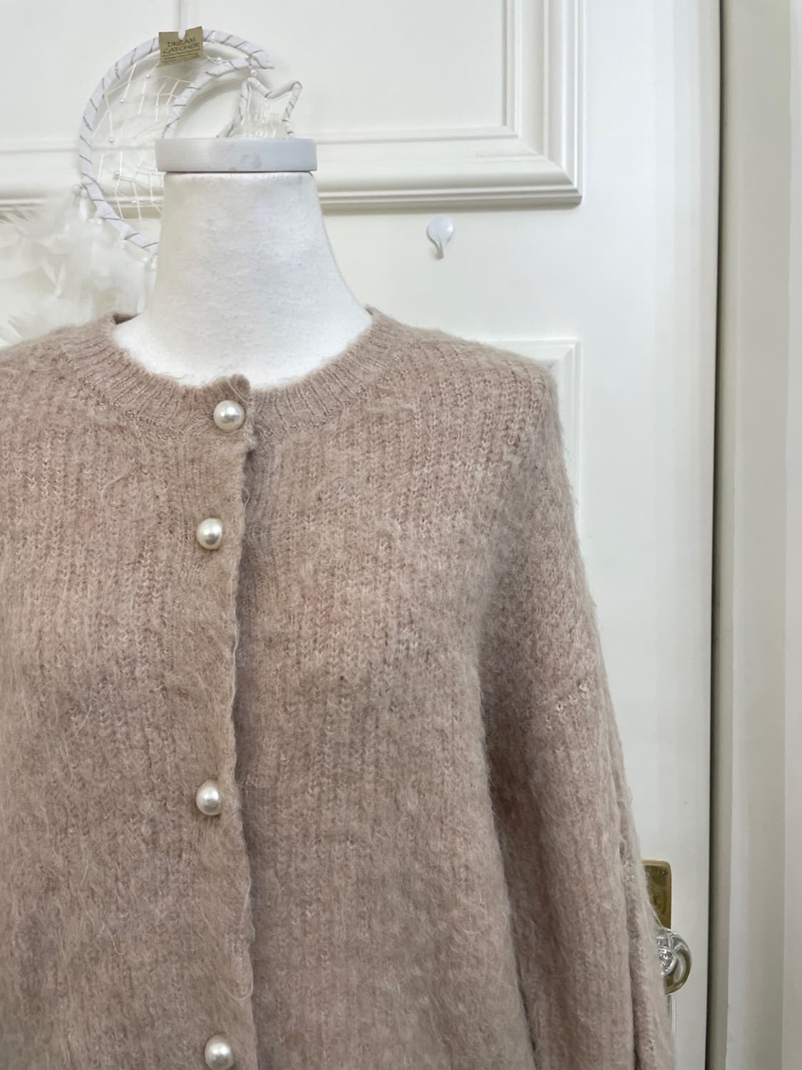 beige warm pearl button loose cardigan 상품이미지7