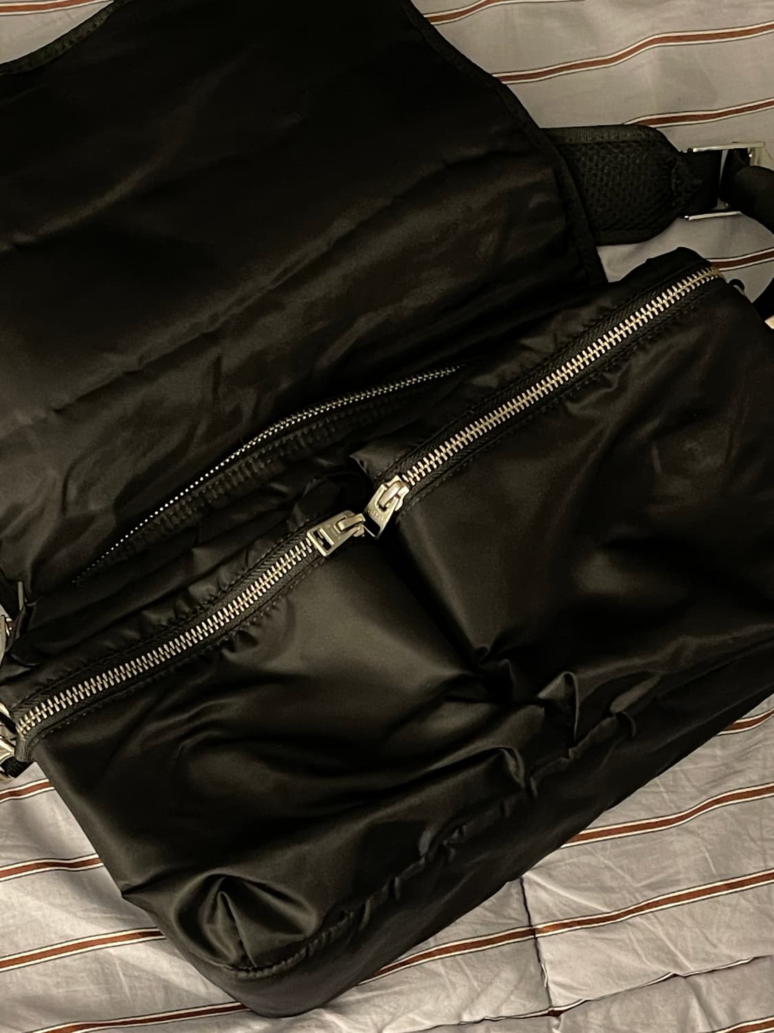 아미 파리 ami 스몰 메신저백 상품이미지2