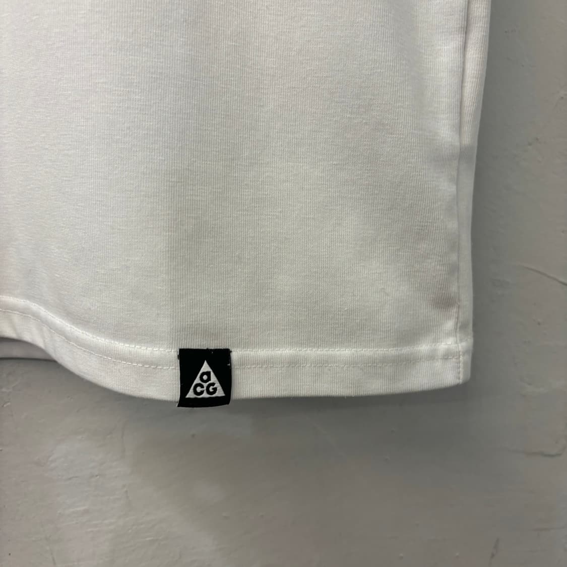 나이키 ACG 화이트 반팔 티셔츠 M 상품이미지6