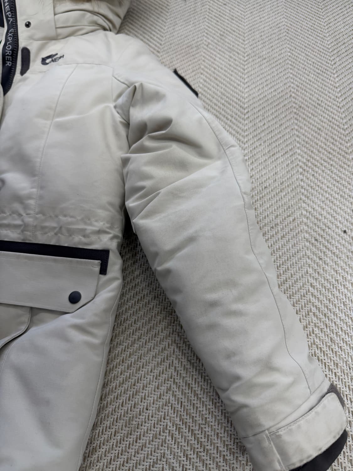 정품) 네파 여성 패딩 아이보리 퍼 후드 95 상품이미지5