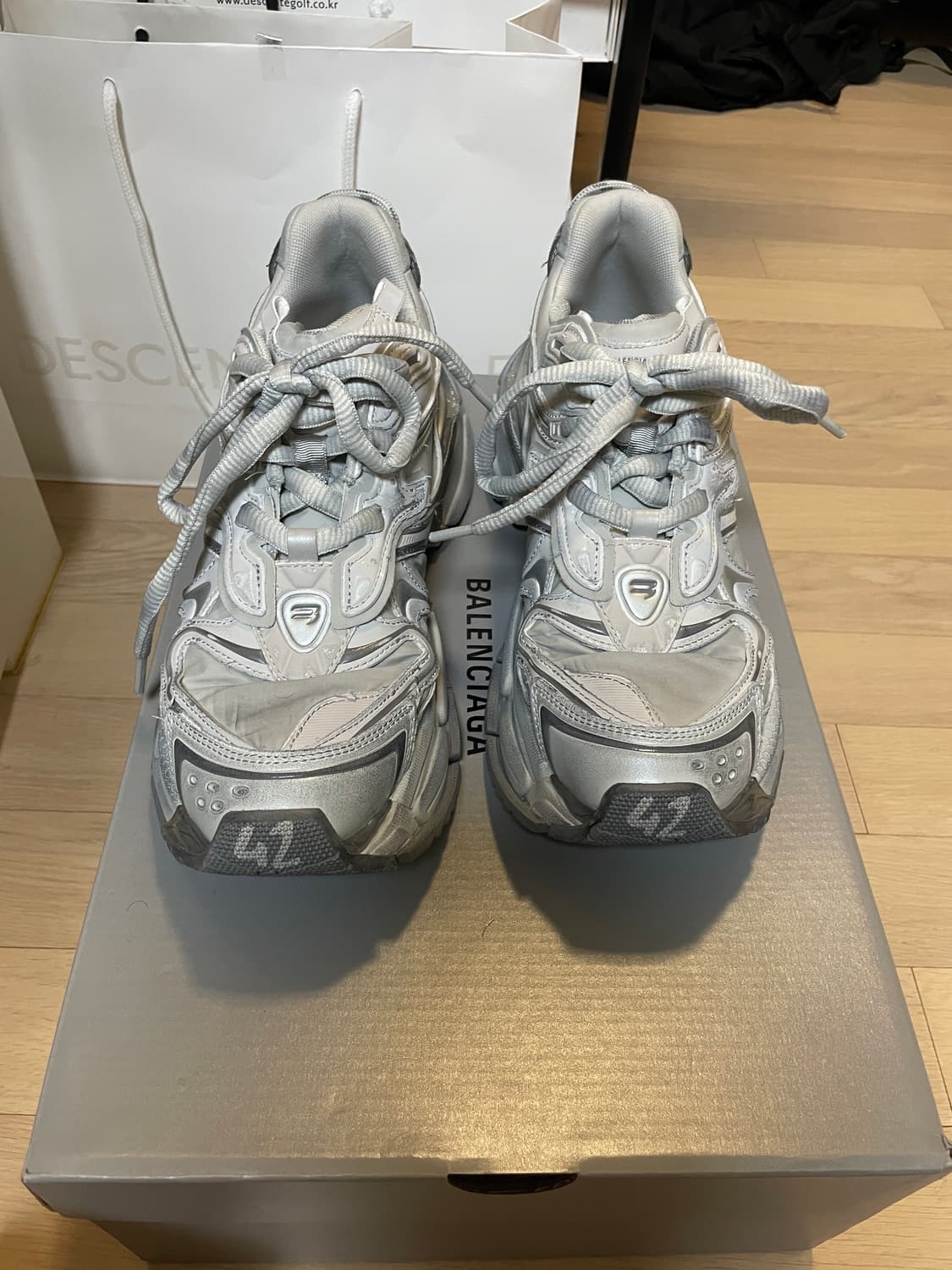 발렌시아가 러너 2.0 신상 나일론 그레이 42사이즈 상품이미지1