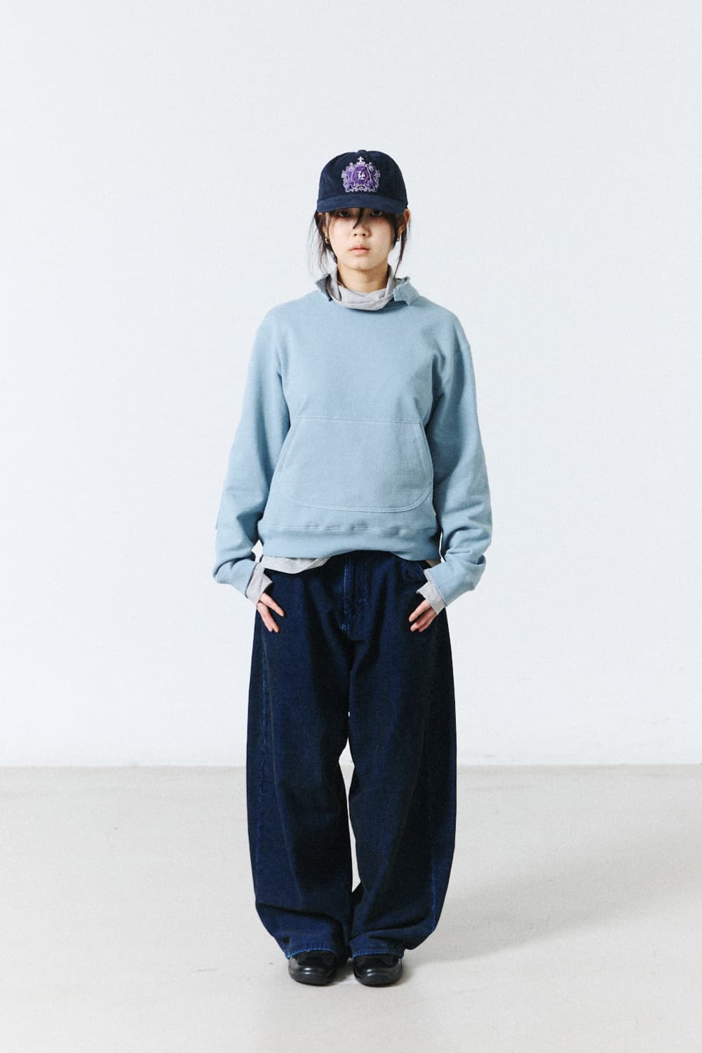 [4] 해칭룸 overlay 오버레이 스웻셔츠 블루 그레이 상품이미지4