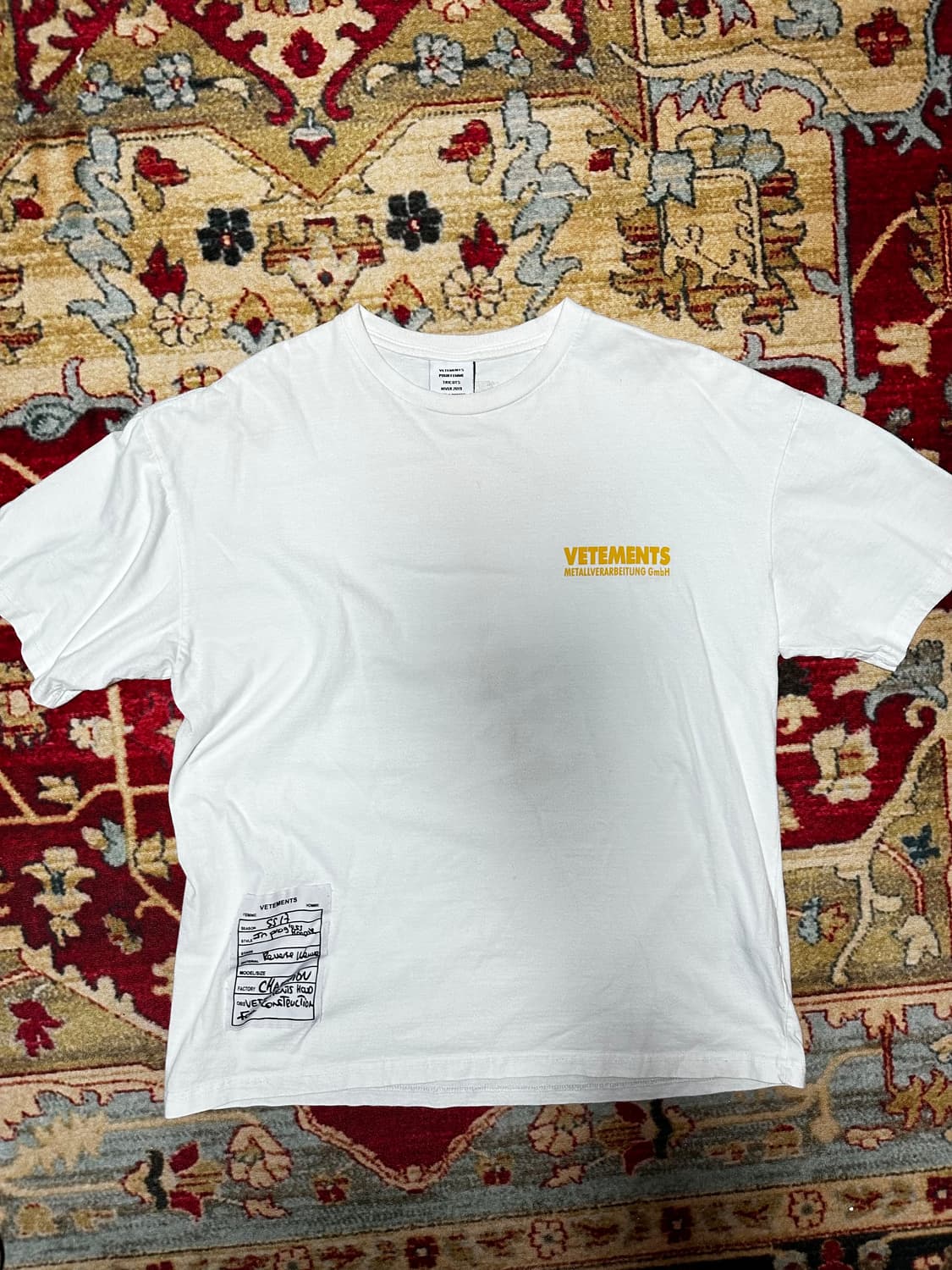 VETEMENTS Metallverarbeitung 반팔 티셔츠 상품이미지1