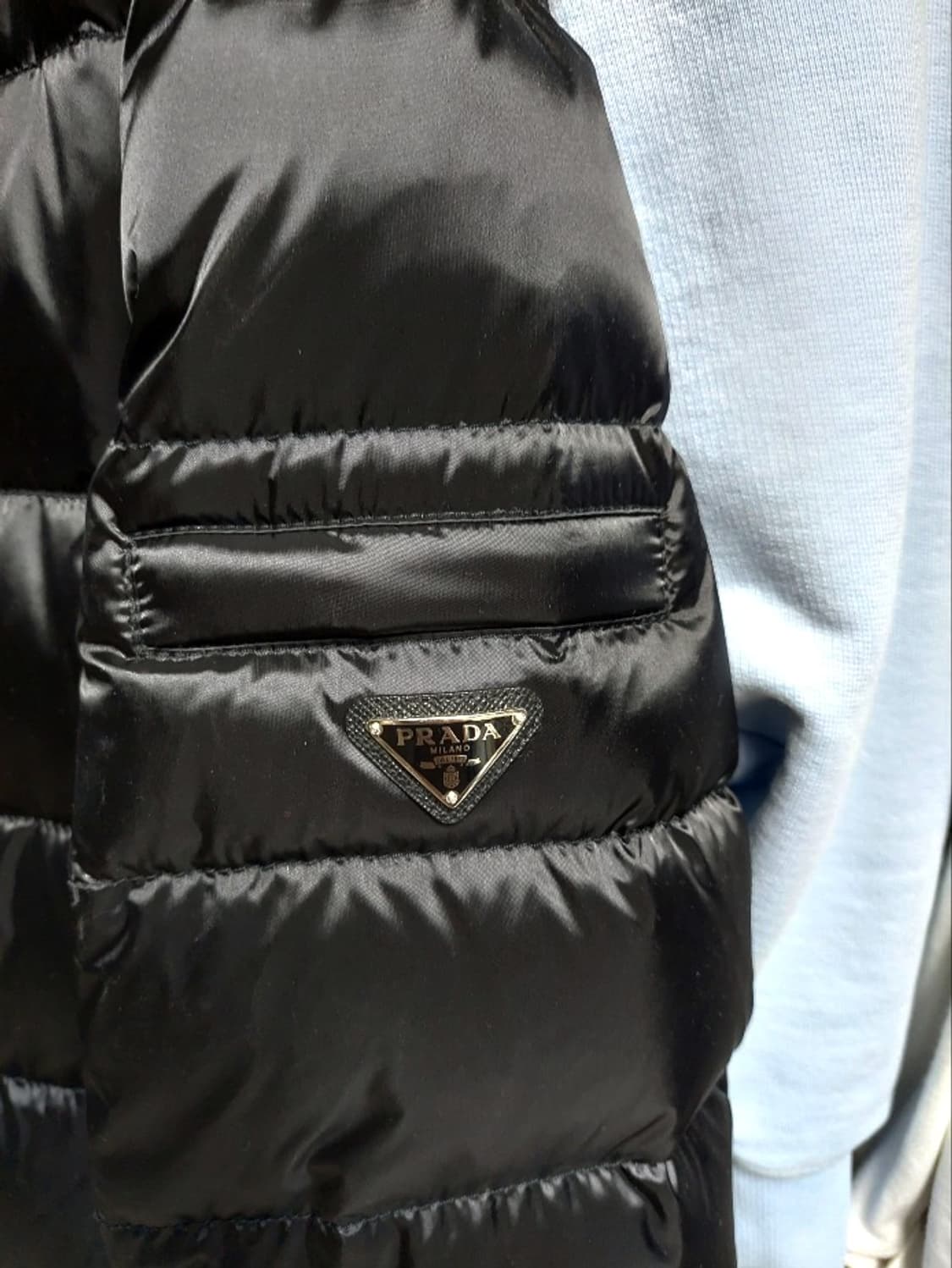 프라다 블랙 패딩 점퍼 44사이즈 상품이미지2