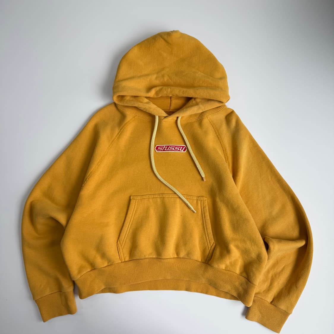 Stussy  스투시 자수 머스타드 크롭 후드티  상품이미지2