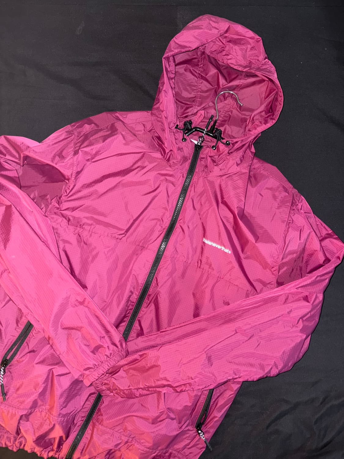 디스이즈네버댓 T 라이트 바람막이 상품이미지1