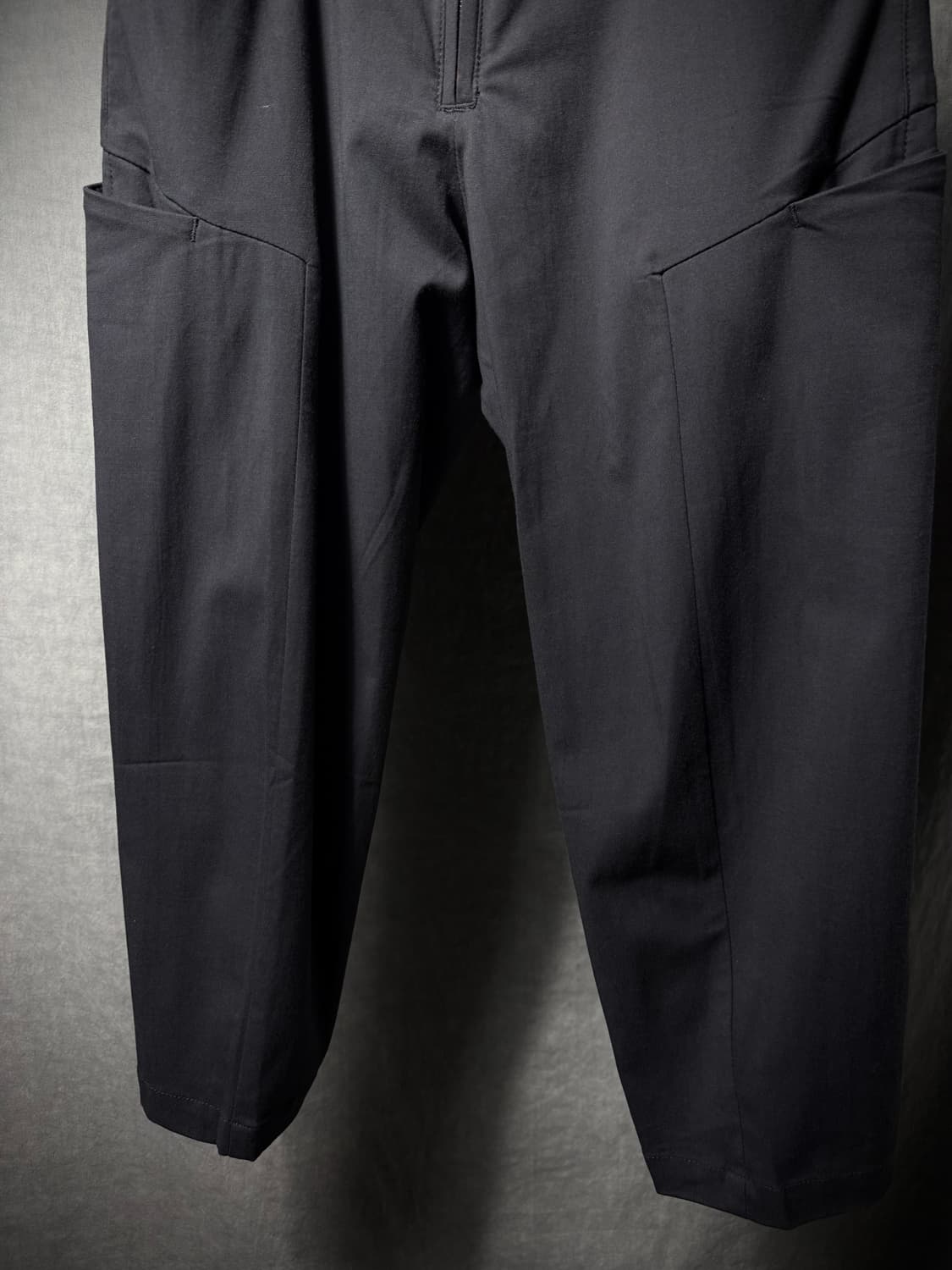 ATTACHMENT Multi Pocket Cropped Pants 상품이미지2