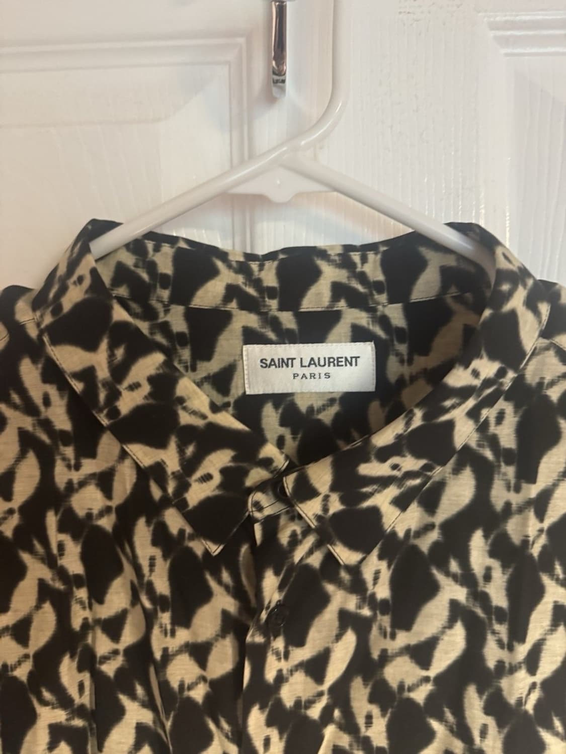 [BTS 뷔님 착용] 생로랑 23ss 노이어 실크 셔츠 상품이미지4